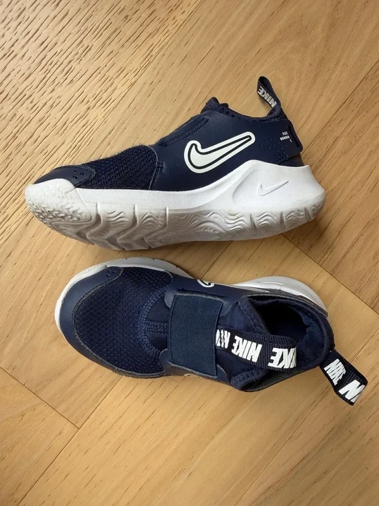 Nike Kids Navy Blue and White Slip-On Sneakers - Picture 3 of 5